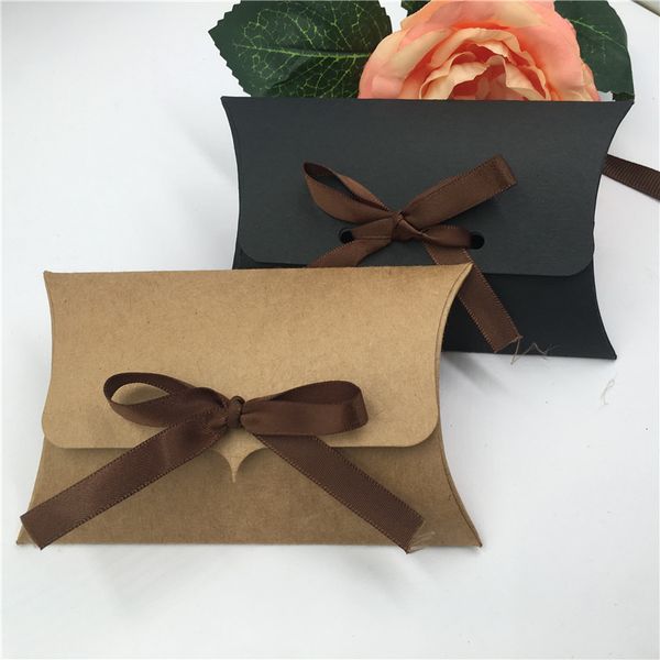 20pcs 12.5x8x2.5cm kraft tricolor paper pillow jewelry box with stickers and pink brown ribbons display packaging jewllery, Black;white
20pcs 12.5x8x2.5cm kraft tricolor paper pillow jewelry box with stickers and pink brown ribbons display packaging jewllery, Black;white