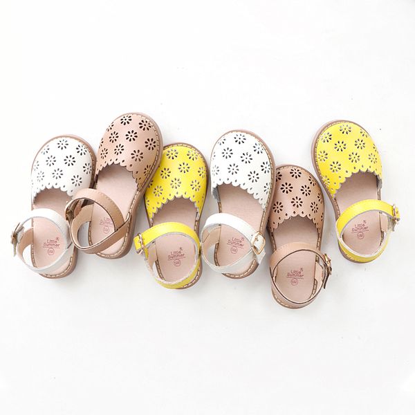 summer girls sandals cut-outs petal kids shoes genuine leather princess sandals high-grade children sandals t200408, Black;red
summer girls sandals cut-outs petal kids shoes genuine leather princess sandals high-grade children sandals t200408, Black;red
