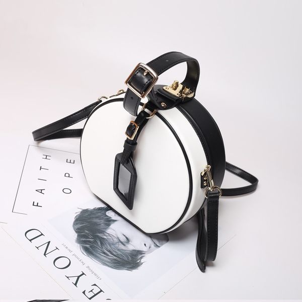 new round lady bag horse hair box shoulder bag hong kong style retro genuine leather crossbody chic small vintage
new round lady bag horse hair box shoulder bag hong kong style retro genuine leather crossbody chic small vintage
