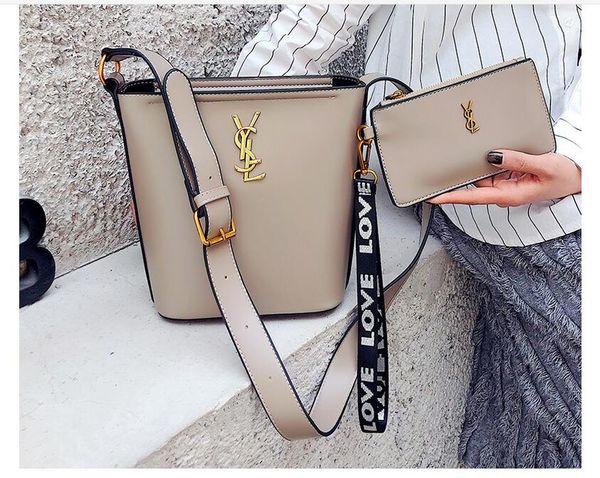 bags for women 2019 composite bag water bucket fashion version chain decoration single shoulder bag fashion leisure bag, Black
bags for women 2019 composite bag water bucket fashion version chain decoration single shoulder bag fashion leisure bag, Black