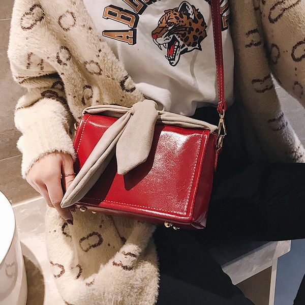 корейская дама моды небольшой площади сумка 2020 новый элегантный сплошной цвета сумка ретро плечо сумка мессенджер
корейская дама моды небольшой площади сумка 2020 новый элегантный сплошной цвета сумка ретро плечо сумка мессенджер