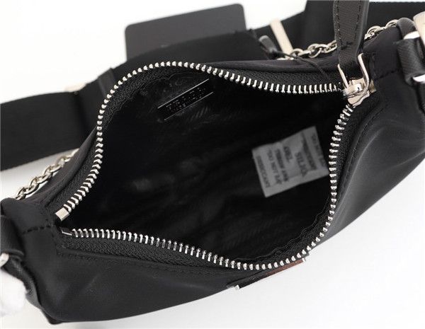 2020 hobop axillary bag hand collar bag you can hang a small bag on your back in a variety of ways to match all kinds of clothes
2020 hobop axillary bag hand collar bag you can hang a small bag on your back in a variety of ways to match all kinds of clothes