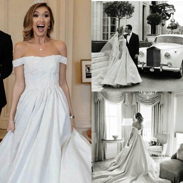 2020 bohemian wedding dresses off shoulder lace appliques bridal gowns custom made sweep train a-line wedding dress, White
2020 bohemian wedding dresses off shoulder lace appliques bridal gowns custom made sweep train a-line wedding dress, White