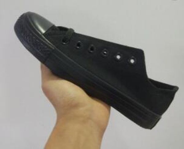 classic men and women's canvas shoe women and men low style classic canvas shoes white casual canvas shoe size 35-46
classic men and women's canvas shoe women and men low style classic canvas shoes white casual canvas shoe size 35-46