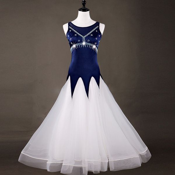 2018new sequins rhinestone women sleeveless ballroom dance dresses competition, Black;red
2018new sequins rhinestone women sleeveless ballroom dance dresses competition, Black;red