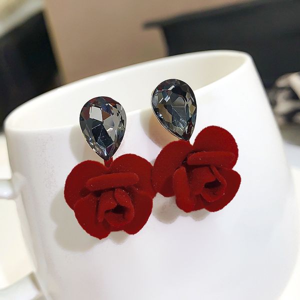 classic water drops crystal flower stud earrings red rose earring for women jewelry bijoux gift, Golden;silver
classic water drops crystal flower stud earrings red rose earring for women jewelry bijoux gift, Golden;silver