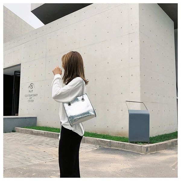 big tote female bag burst crack chain shoulder messenger bag pu leather rivet large capacity mobile ladies bags for women 2020
big tote female bag burst crack chain shoulder messenger bag pu leather rivet large capacity mobile ladies bags for women 2020