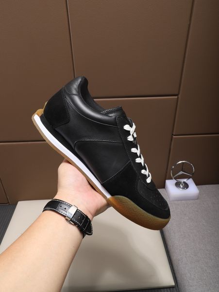 2019 men's casual shoes leather fabric fashion design sports shoes comfortable breathable original box delivery, Black
2019 men's casual shoes leather fabric fashion design sports shoes comfortable breathable original box delivery, Black