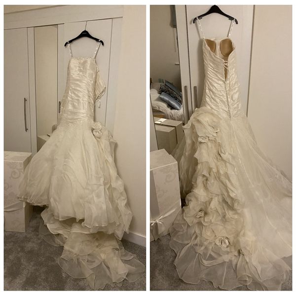 elegant strapless ivory mermaid style wedding dresses with handmade flowers crystals beading western wedding dresses ruffled bridal gowns, White
elegant strapless ivory mermaid style wedding dresses with handmade flowers crystals beading western wedding dresses ruffled bridal gowns, White