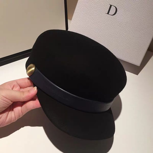 01909-weimin new winter big gold button belt decoration modern stylish wool visors cap men women leisure hat, Blue;gray
01909-weimin new winter big gold button belt decoration modern stylish wool visors cap men women leisure hat, Blue;gray