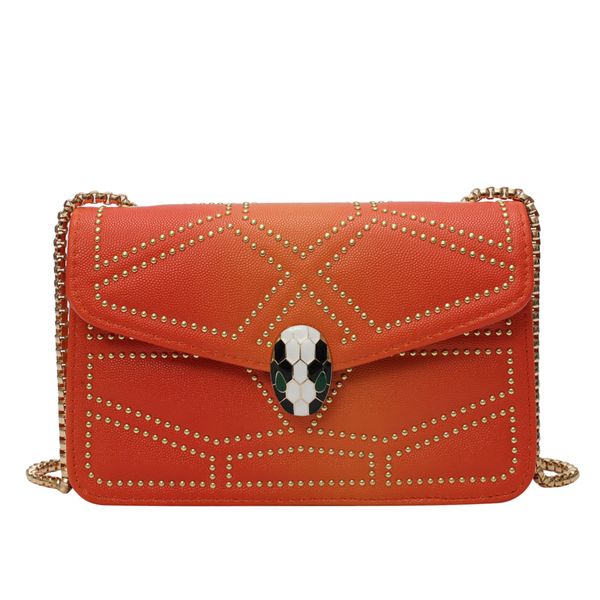 2019 women's new slanted straddle single-shoulder bag rivet simple style with stylish casual small square bag
2019 women's new slanted straddle single-shoulder bag rivet simple style with stylish casual small square bag