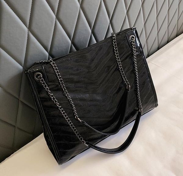 дизайнер сумка цепи плечо сумка цепь crossbody сумка простой ретро рука билл сумка мода женской большой tote сумка / 2
дизайнер сумка цепи плечо сумка цепь crossbody сумка простой ретро рука билл сумка мода женской большой tote сумка / 2