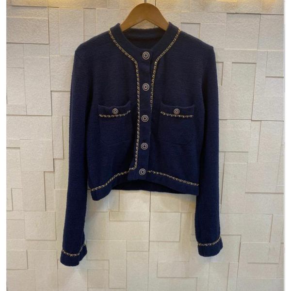 свитер высокого качества ретро моды вокруг шеи весной и летом новый женский длинный рукав элегантный короткий кардиган женщин, White
свитер высокого качества ретро моды вокруг шеи весной и летом новый женский длинный рукав элегантный короткий кардиган женщин, White