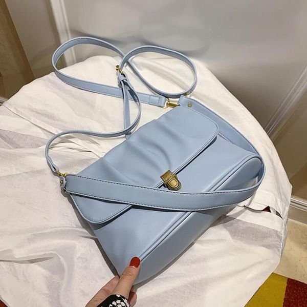 elegant female solid color tote bag 2020 new high-quality pu leather women's designer handbag pleated shoulder messenger bag
elegant female solid color tote bag 2020 new high-quality pu leather women's designer handbag pleated shoulder messenger bag