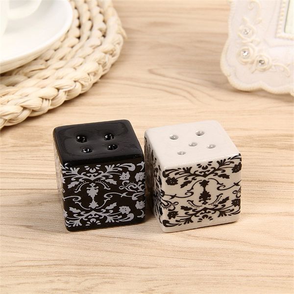 seasoning pot creative new style classic black white spice jar wedding favors giveaways gift salt pepper bottle decorative pattern 3 3lw p1
seasoning pot creative new style classic black white spice jar wedding favors giveaways gift salt pepper bottle decorative pattern 3 3lw p1