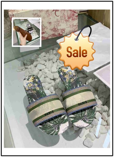high-quality new dazzle flowers women designer slippers flat bottom embroidery sandal floral brocade slipper beach causal sandals, Black
high-quality new dazzle flowers women designer slippers flat bottom embroidery sandal floral brocade slipper beach causal sandals, Black