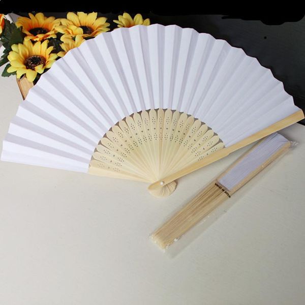 100 pcs/lot 21 cm wedding white color paper hand fan party decoration promotion favor factory price expert design quality latest style origi
100 pcs/lot 21 cm wedding white color paper hand fan party decoration promotion favor factory price expert design quality latest style origi