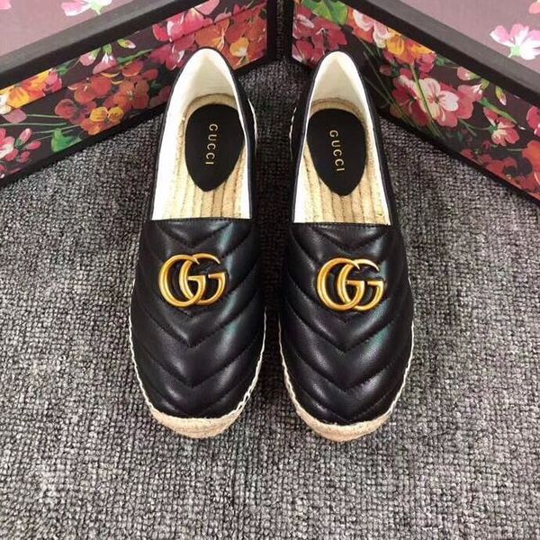 Прохладный летом 2019 года новый одно слово peep-toe2018 тапочки женский европейский джокер противоскользящие плоские металлические буквы с тапочками
Прохладный летом 2019 года новый одно слово peep-toe2018 тапочки женский европейский джокер противоскользящие плоские металлические буквы с тапочками