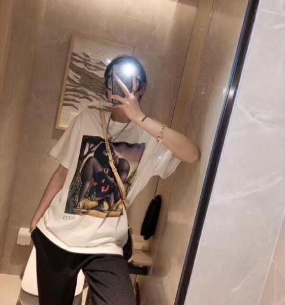 2020 g designered women men t-shirt fashion casual spring summer tees luxury girl t-shirt b105871d, White
2020 g designered women men t-shirt fashion casual spring summer tees luxury girl t-shirt b105871d, White
