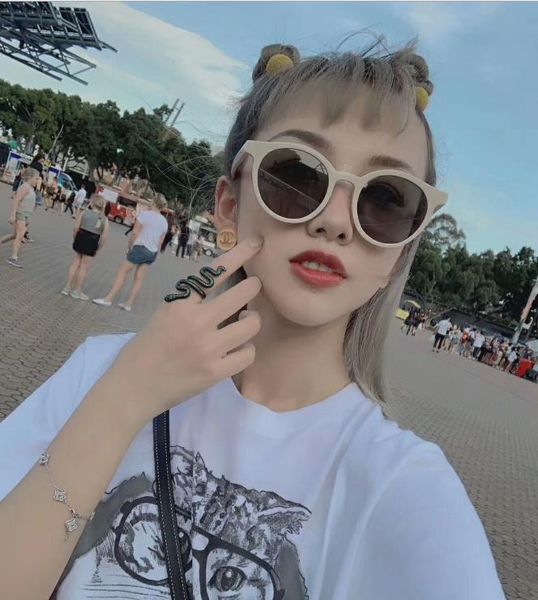 candy sunglasses ins new retro sunglasses fashionable round-rimmed milk-brown small-rimmed spectacles, White;black
candy sunglasses ins new retro sunglasses fashionable round-rimmed milk-brown small-rimmed spectacles, White;black