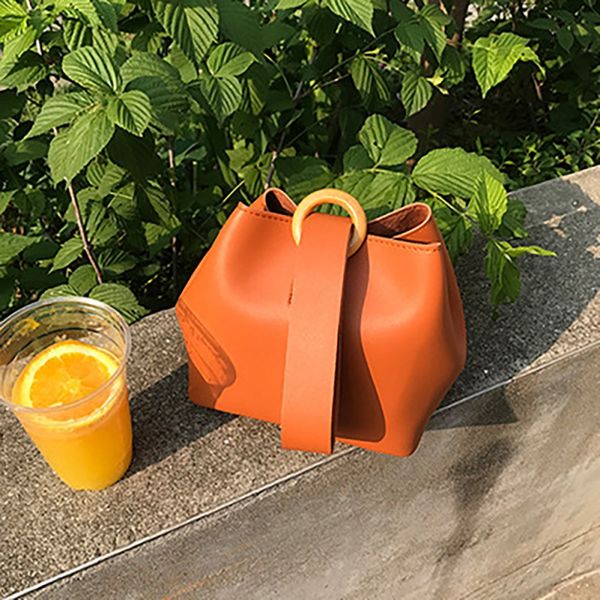 women's bags fashion buckle pu leather tote solid color shoulder bag round buckle ladies handbag
women's bags fashion buckle pu leather tote solid color shoulder bag round buckle ladies handbag