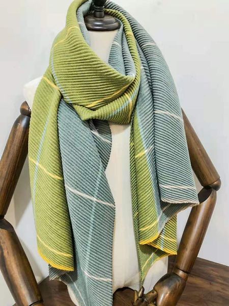 winter new series fabric, cashmere blended fabric, double-sided and double-color, exquisite workmanship, fashion trend, thermal scarf, Blue;gray
winter new series fabric, cashmere blended fabric, double-sided and double-color, exquisite workmanship, fashion trend, thermal scarf, Blue;gray