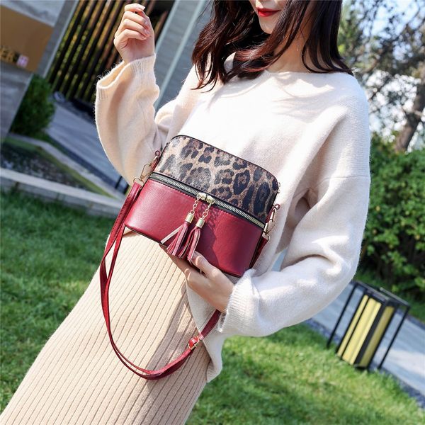 мода женщин кисточкой леопард печать молния crossbody сумки вино сумки посыльного сумки 2020 сумка women11. 25
мода женщин кисточкой леопард печать молния crossbody сумки вино сумки посыльного сумки 2020 сумка women11. 25