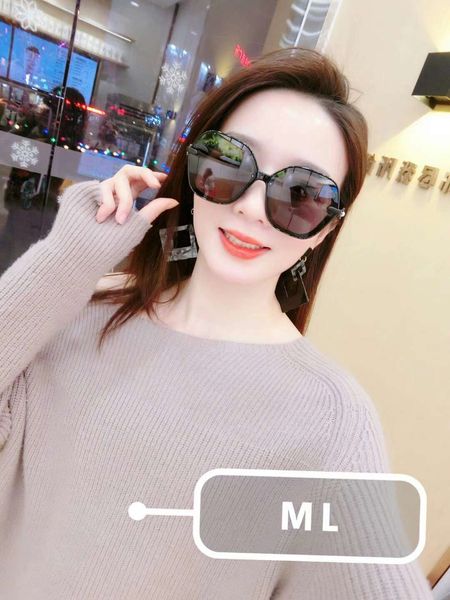 luxury sunglasses designer sunglasses fashion polarized adumbral for women glass uv400 oversize brand with box and logo c9928 high quality, White;black
luxury sunglasses designer sunglasses fashion polarized adumbral for women glass uv400 oversize brand with box and logo c9928 high quality, White;black