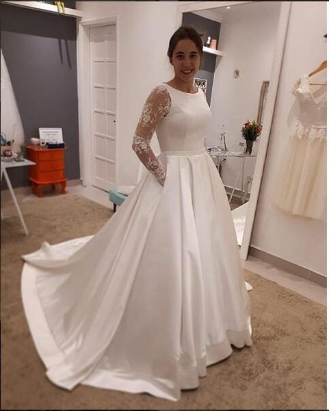 scoop lace long sleeves a-line wedding dresses satin bridal gowns 2020 formal long garden simple women wedding wear, White
scoop lace long sleeves a-line wedding dresses satin bridal gowns 2020 formal long garden simple women wedding wear, White