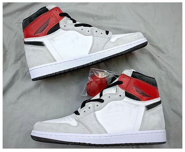 2020 release light smoke grey authentic 1 high og white/black varsity red 555088-126 1s basketball shoes designers with box
2020 release light smoke grey authentic 1 high og white/black varsity red 555088-126 1s basketball shoes designers with box