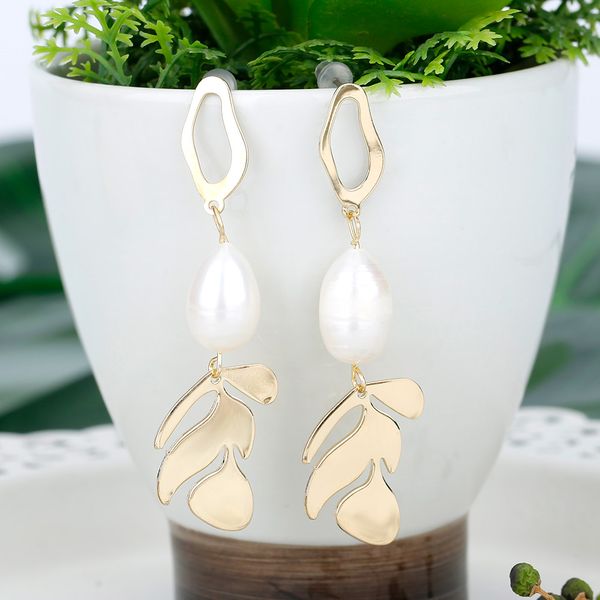 fashionable white shell pearl drop earrings for women female handmade plant wedding dangle earring jewelry brinco gift
fashionable white shell pearl drop earrings for women female handmade plant wedding dangle earring jewelry brinco gift
