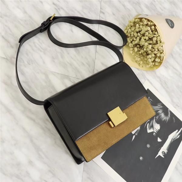 world tour female designer luxury lady slung classic fashion personality portable personality female bag shoulder bag 22*16*9cm
world tour female designer luxury lady slung classic fashion personality portable personality female bag shoulder bag 22*16*9cm