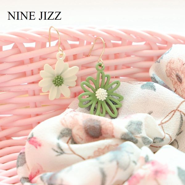 ninejizz small daisy flower earrings irregular sun flower earrings small fresh cute sweet chrysanthemum, Silver
ninejizz small daisy flower earrings irregular sun flower earrings small fresh cute sweet chrysanthemum, Silver