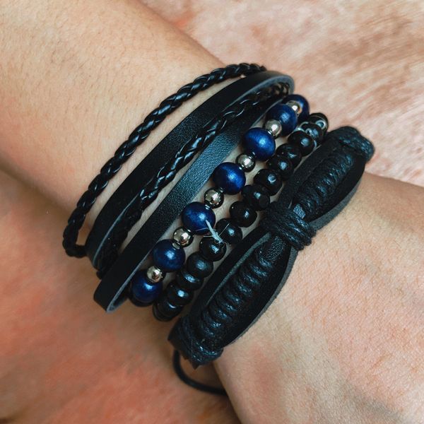 4шт / set оплетке кожаные браслеты для мужчин vintage black bead charm многослойные этнические племенные браслетов 2020 человек подарок
4шт / set оплетке кожаные браслеты для мужчин vintage black bead charm многослойные этнические племенные браслетов 2020 человек подарок