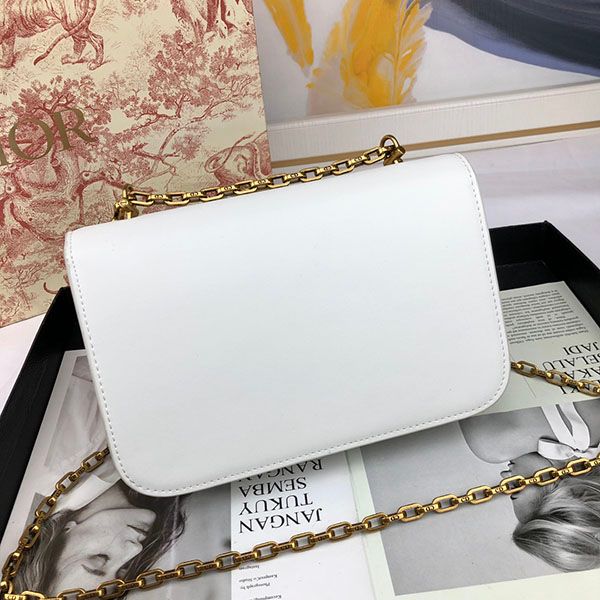 2020 new women's chain shoulder crossbody bag diagonal leisure fashion letters d genuine leather trendy handbags
2020 new women's chain shoulder crossbody bag diagonal leisure fashion letters d genuine leather trendy handbags