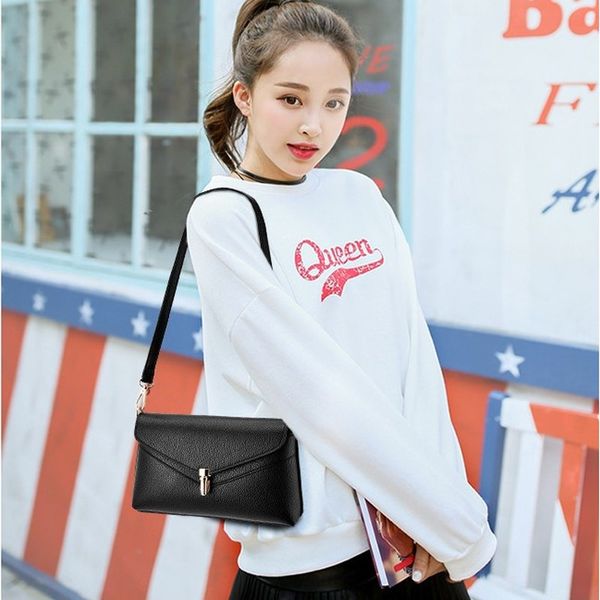 retro women's shoulder bags casual middle-aged crossbody bags daily shopping shoulder bag mother phone small bag messenger
retro women's shoulder bags casual middle-aged crossbody bags daily shopping shoulder bag mother phone small bag messenger