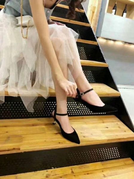 classic style ladies' sandals, pure leather, flower modeling, shoe heels, fashion paris super model walkingwith lady style, Black
classic style ladies' sandals, pure leather, flower modeling, shoe heels, fashion paris super model walkingwith lady style, Black