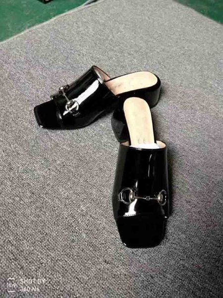 2020 superstar horseshoe with slippers, retro multi-color ribbons, the ultimate but feminine, size:35- 42, Black
2020 superstar horseshoe with slippers, retro multi-color ribbons, the ultimate but feminine, size:35- 42, Black