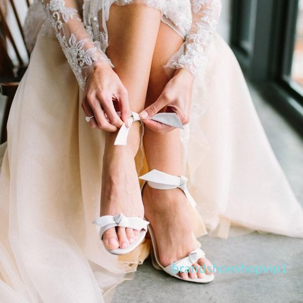 crystal2019 solid color bowtie genuine leather shoes women's opened toe narrow bad sandals woman high-heeled shoes stiletto heel, Black
crystal2019 solid color bowtie genuine leather shoes women's opened toe narrow bad sandals woman high-heeled shoes stiletto heel, Black
