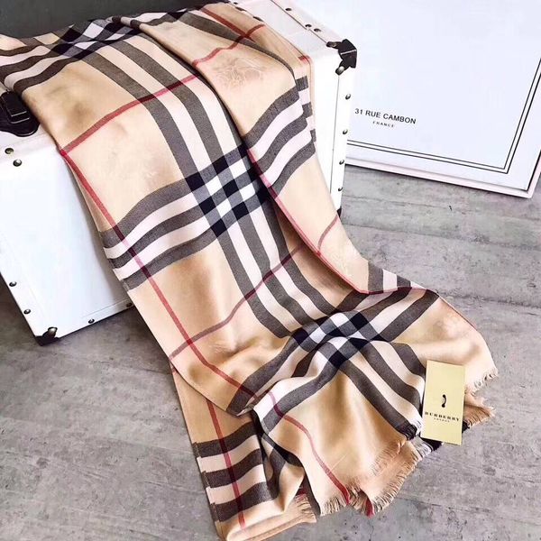 1pcs Luxury Brand scarf women scarf famous Designer classic plaid Scarves 9colors Shawls Wrap With Tag 180x90Cm Shawls Collar Headbands
1pcs Luxury Brand scarf women scarf famous Designer classic plaid Scarves 9colors Shawls Wrap With Tag 180x90Cm Shawls Collar Headbands