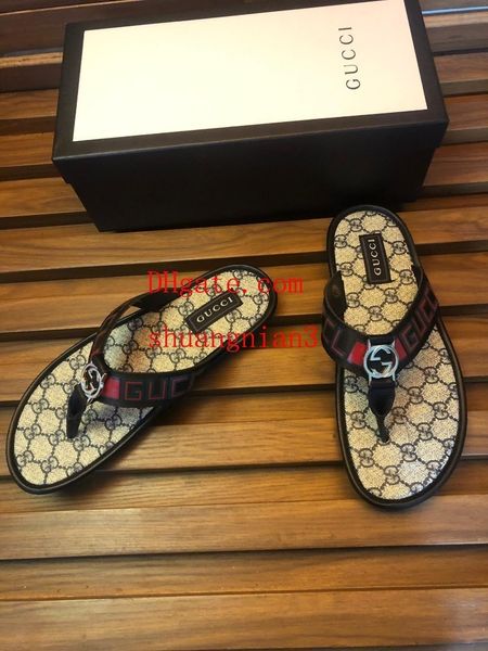 2019 luxe off High quality white men's personality trend printing flat-bottomed flip-flops out the beach
2019 luxe off High quality white men's personality trend printing flat-bottomed flip-flops out the beach