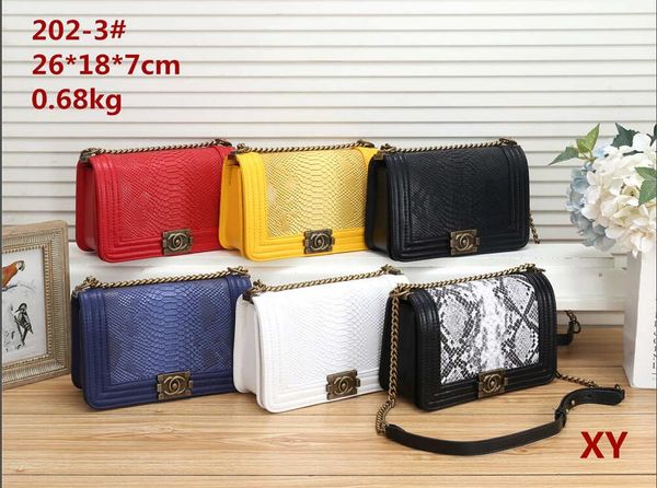 2020 new fashion luxury classic personality female chain chain messenger bag snakeskin pattern ladies messenger bag backpack shoulder bag
2020 new fashion luxury classic personality female chain chain messenger bag snakeskin pattern ladies messenger bag backpack shoulder bag