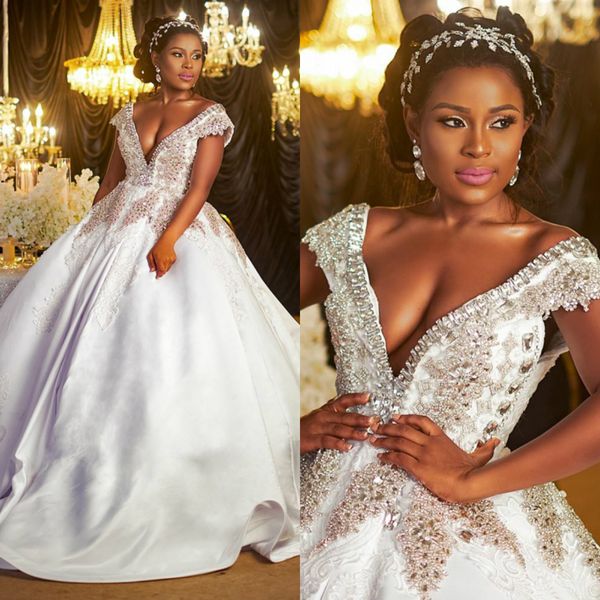 luxurious crystal a line satin wedding dresses off the shoulder appliques draped plus size abric dubai wedding gown bridal dress, White
luxurious crystal a line satin wedding dresses off the shoulder appliques draped plus size abric dubai wedding gown bridal dress, White