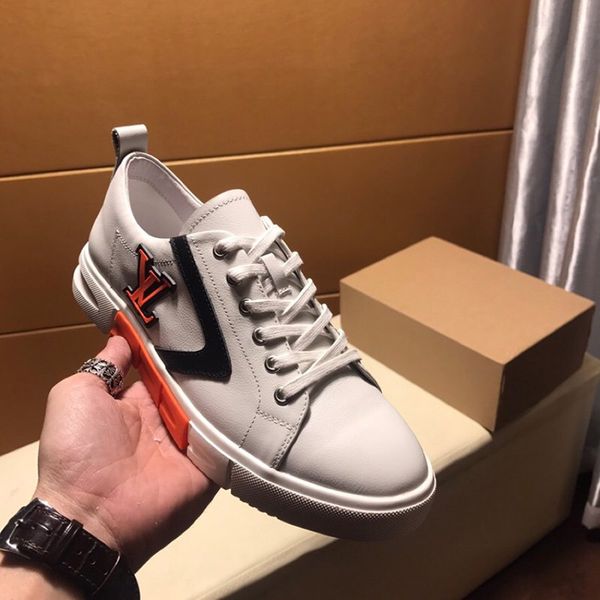 2019 autumn and winter high to help leather casual shoes men's korean version of the trend of wild shoes elastic band lazy shoes, Black
2019 autumn and winter high to help leather casual shoes men's korean version of the trend of wild shoes elastic band lazy shoes, Black