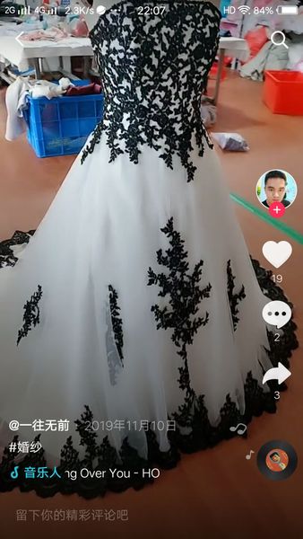 2020 real picture white satin a line wedding dress beaded black lace appliques court train fashion bridal gowns corset wedding dress
2020 real picture white satin a line wedding dress beaded black lace appliques court train fashion bridal gowns corset wedding dress