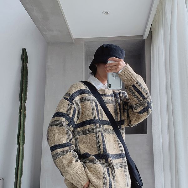 2019 japanese autumn new korean version of the large size loose plaid round neck knit thickening wear casual wild couple sweater, White;black
2019 japanese autumn new korean version of the large size loose plaid round neck knit thickening wear casual wild couple sweater, White;black