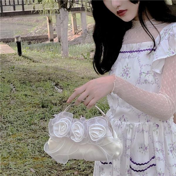 retro pearl hand bag flowers crossbody bags for women 2020 new summer elegant clutch purses handbag chain small messenger bags
retro pearl hand bag flowers crossbody bags for women 2020 new summer elegant clutch purses handbag chain small messenger bags