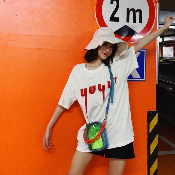 20SS люкс европейского Тройник с коротким рукавом письмо Печать Удобная Crew Neck Cotton Парой женщины и мужские дизайнера футболки HFXHTX066
20SS люкс европейского Тройник с коротким рукавом письмо Печать Удобная Crew Neck Cotton Парой женщины и мужские дизайнера футболки HFXHTX066
