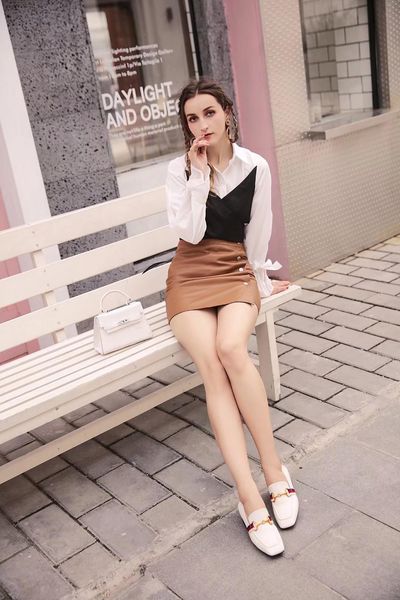 spring / summer 2020 square-toe mid-heeled shoes, leather is simple and comfortable, and the first layer of leather is single-pulled, Black;red
spring / summer 2020 square-toe mid-heeled shoes, leather is simple and comfortable, and the first layer of leather is single-pulled, Black;red
