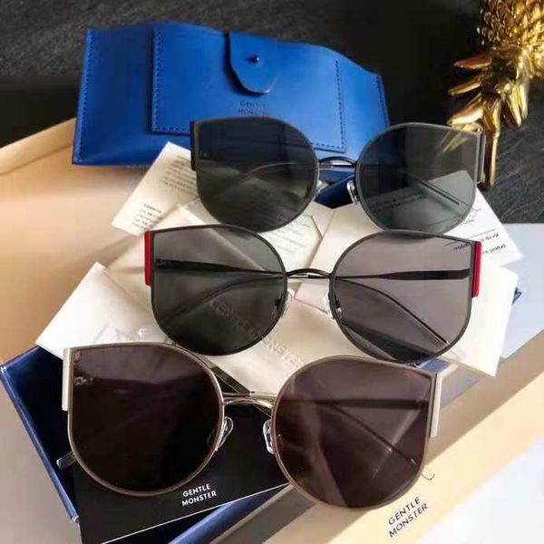 v brand chameleon metal full frame designer sunglasses for women uv400 protecton mirror sunglass with black case, White;black
v brand chameleon metal full frame designer sunglasses for women uv400 protecton mirror sunglass with black case, White;black